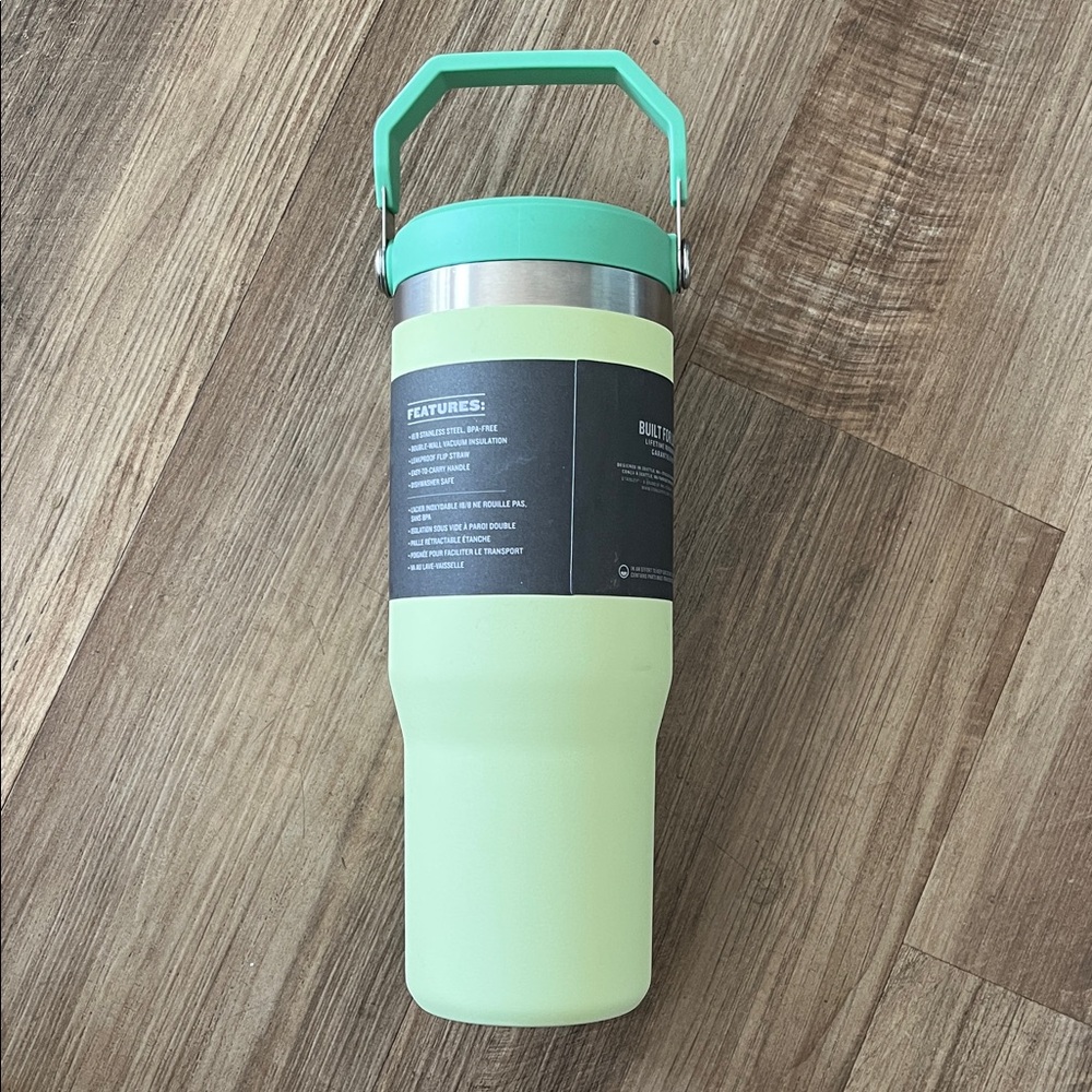 Stanley The Iceflow Flip Straw Tumbler 30 oz. Stand key Thermos - Picture 3 of 8